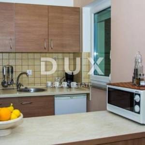 SENJ, SVETI JURAJ - Apartmanska kuća s pogledom na more
