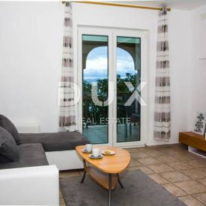 SENJ, SVETI JURAJ - Apartmanska kuća s pogledom na more