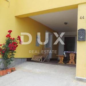 SENJ, SVETI JURAJ - Predivna apartmanska kuća prvi red od mora