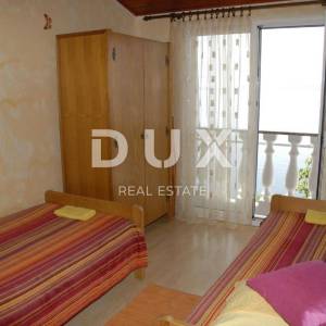 SENJ, SVETI JURAJ - Predivna apartmanska kuća prvi red od mora