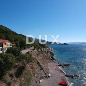 SENJ, SVETI JURAJ - Predivna apartmanska kuća prvi red od mora