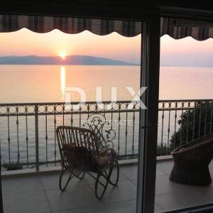 SENJ, SVETI JURAJ - Predivna apartmanska kuća prvi red od mora