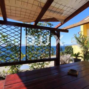 SENJ, SVETI JURAJ - Predivna apartmanska kuća prvi red od mora
