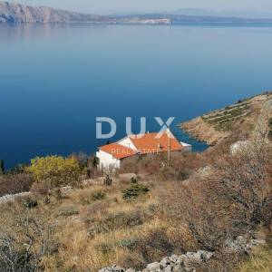 SENJ - Teren sa pogledom na more