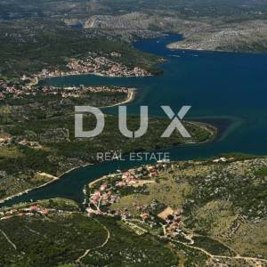 ŠIBENIK, BILICE - Građevinsko zemljište s pogledom na more - 586 m2 (D)