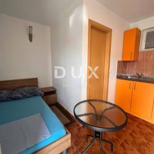 ŠIBENIK, BILICE - Kuća s 5 apartmana 100 m od mora