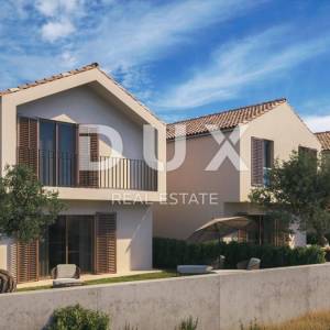 ŠIBENIK, BRODARICA - Predivna triplex kuća s dvorištem na mirnoj lokaciji S3