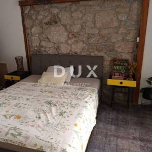 ŠIBENIK, CENTAR - Kuća u centru grada s tri apartmana i 230 m2 dvorišta i o