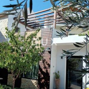 ŠIBENIK, CENTAR - Kuća u centru grada s tri apartmana i 230 m2 dvorišta i o