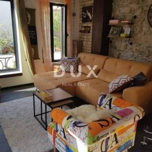 ŠIBENIK, CENTAR - Kuća u centru grada s tri apartmana i 230 m2 dvorišta i o