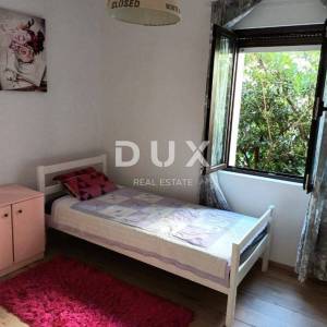 ŠIBENIK, CENTAR - Kuća u centru grada s tri apartmana i 230 m2 dvorišta i o