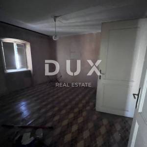 ŠIBENIK, CENTAR- stan za potpunu adaptaciju 