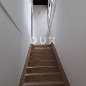 ŠIBENIK, DRNIŠ - Kuća u centru Drniša 