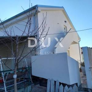 ŠIBENIK - Dvoetažni stan u srcu Šibenika: idealna prilika za investitore ili obitelji