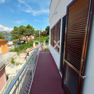 ŠIBENIK, GREBAŠTICA - Apartmanska kuća s pogledom na more