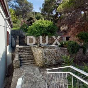 ŠIBENIK, GREBAŠTICA - Apartmanska kuća s pogledom na more