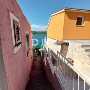 ŠIBENIK, GREBAŠTICA - Apartmanska kuća s pogledom na more