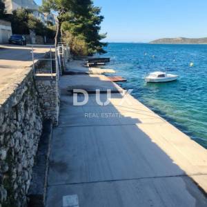 ŠIBENIK, GREBAŠTICA - Apartmanska kuća s pogledom na more