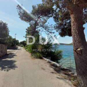 ŠIBENIK, GREBAŠTICA - Apartmanska kuća s pogledom na more