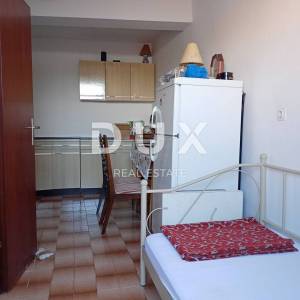 ŠIBENIK, GREBAŠTICA - Apartmanska kuća s pogledom na more