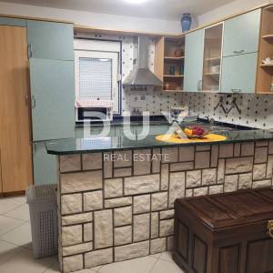 ŠIBENIK, PIROVAC - kuća sa dva velika stana