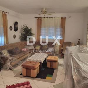 ŠIBENIK, PIROVAC - kuća sa dva velika stana