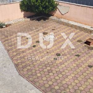 ŠIBENIK, PIROVAC - kuća sa dva velika stana