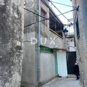 ŠIBENIK, PIROVAC - Kuća uz more u povijesnoj jezgri