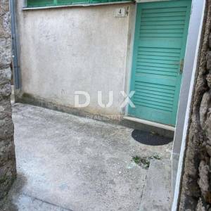 ŠIBENIK, PIROVAC - Kuća uz more u povijesnoj jezgri