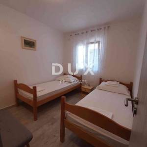ŠIBENIK, ROGOZNICA - Kuća u blizini mora