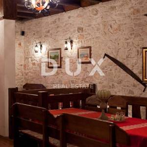 ŠIBENIK, ROGOZNICA - Predivna kamena kuća i restoran uz more