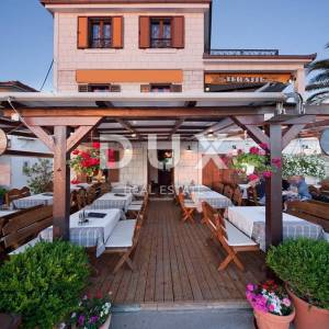 ŠIBENIK, ROGOZNICA - Predivna kamena kuća i restoran uz more