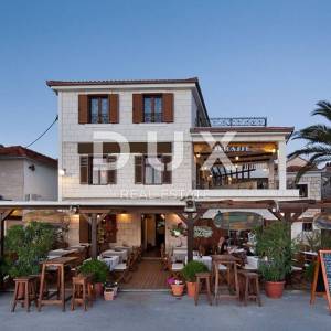 ŠIBENIK, ROGOZNICA - Predivna kamena kuća i restoran uz more
