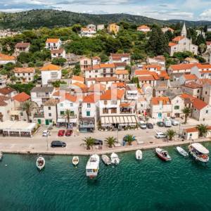 ŠIBENIK, ROGOZNICA - Predivna kamena kuća i restoran uz more