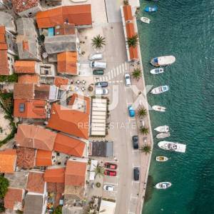 ŠIBENIK, ROGOZNICA - Predivna kamena kuća i restoran uz more