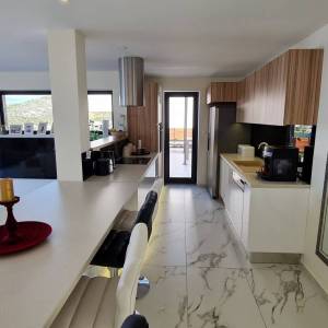 ŠIBENIK, ROGOZNICA - Prekrasna vila s bazenom u blizini mora
