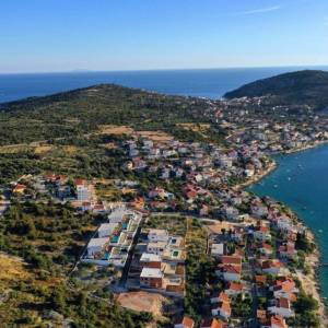 ŠIBENIK, ROGOZNICA - Prekrasna vila s bazenom u blizini mora