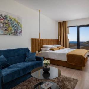 ŠIBENIK, ROGOZNICA - Prekrasna vila s bazenom u blizini mora