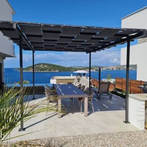 ŠIBENIK, ROGOZNICA - Prekrasna vila s bazenom u blizini mora