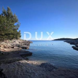 ŠIBENIK, ROGOZNICA - Stan u blizini plaže