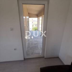 ŠIBENIK, ROGOZNICA - Tri stana u novogradnji