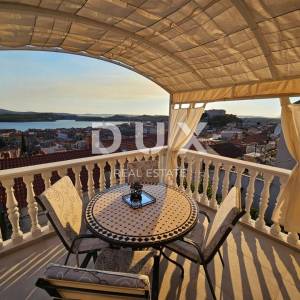 ŠIBENIK, VAROŠ - Stan s predivnim pogledom