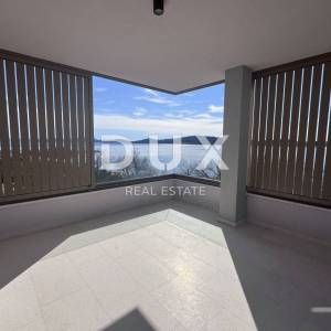 ŠIBENIK, VODICE - Dvoetažni penthouse prvi red do mora