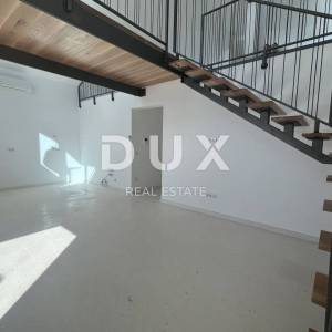 ŠIBENIK, VODICE - Dvoetažni penthouse prvi red do mora