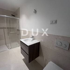 ŠIBENIK, VODICE - Dvoetažni penthouse prvi red do mora