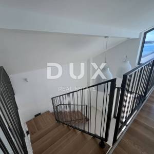 ŠIBENIK, VODICE - Dvoetažni penthouse prvi red do mora