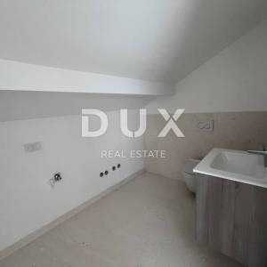 ŠIBENIK, VODICE - Dvoetažni penthouse prvi red do mora