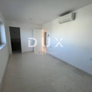 ŠIBENIK, VODICE - Dvoetažni penthouse prvi red do mora