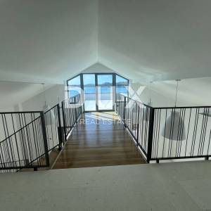 ŠIBENIK, VODICE - Dvoetažni penthouse prvi red do mora