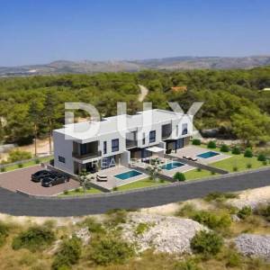 ŠIBENIK, VODICE - Kuća u nizu s bazenom S1